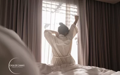 Cama frente a la ventana: ¿Buena o mala idea? Guía completa